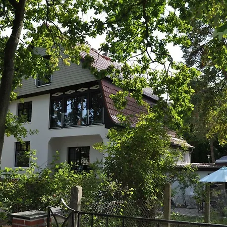 Strandvilla Waldhaus *