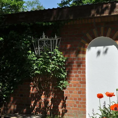 Strandvilla Waldhaus *