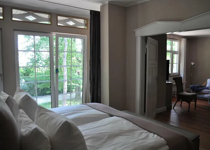 Strandvilla Waldhaus 公寓 *