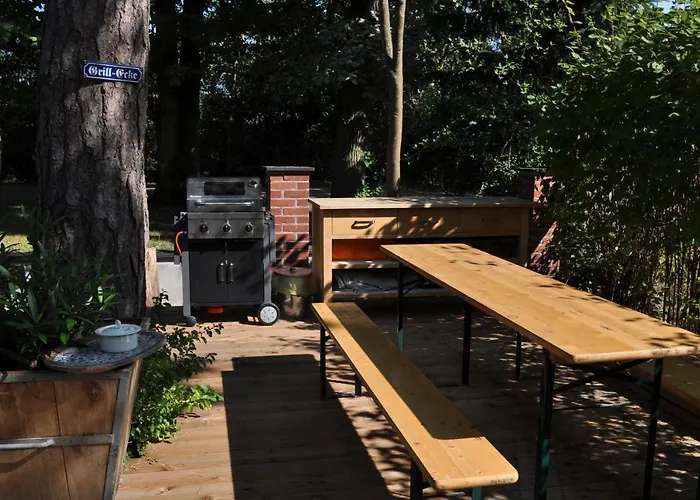 Strandvilla Waldhaus 公寓 *